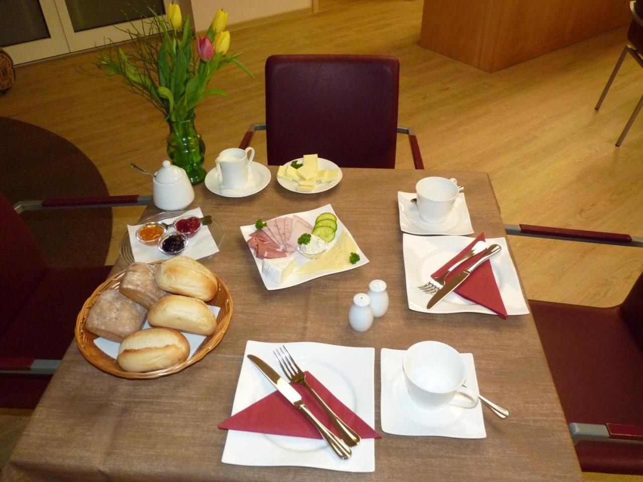 Cafe Und Pension Blohm Greifswald Dış mekan fotoğraf